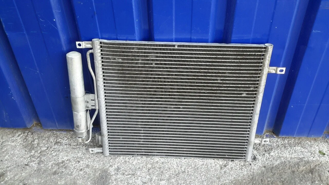 Condensador / Radiador Aire Acondicionado para Nissan Note (E11E)