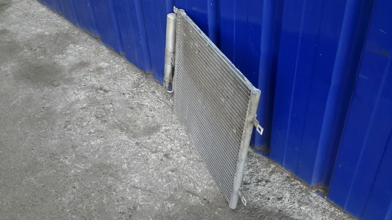 Condensador / Radiador Aire Acondicionado para Nissan Note (E11E)