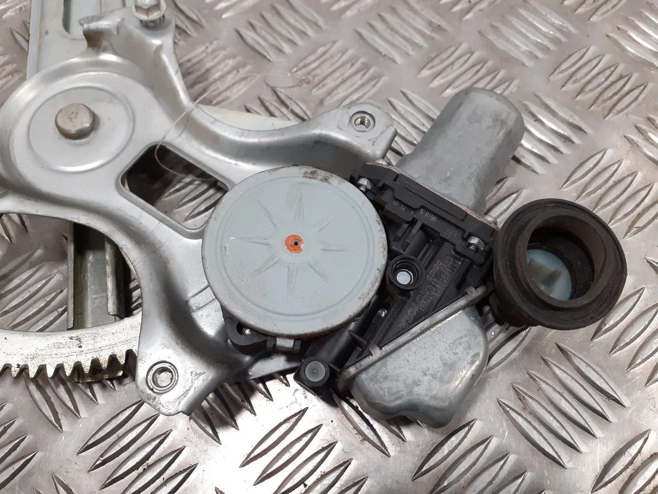 Elevalunas Trasero Izquierdo para Toyota Prius (Nhw30)