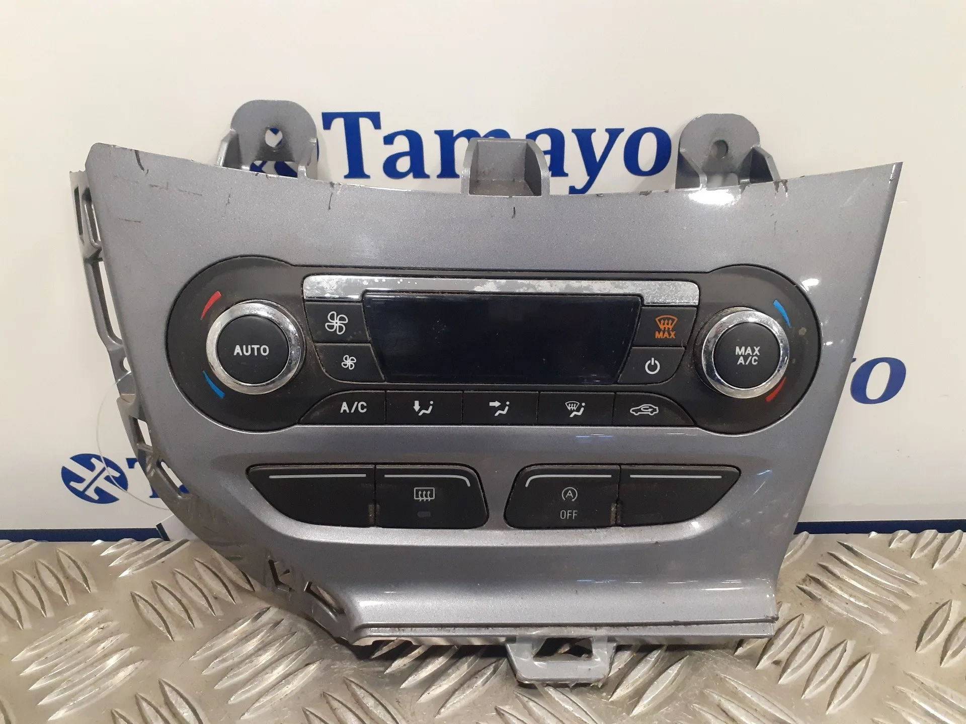 Mando Climatizador para Ford Focus Turn. (Cb8)