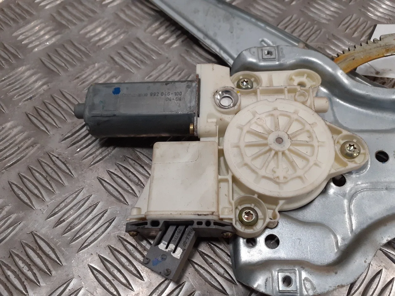 Elevalunas Trasero Izquierdo para Toyota Avensis Berlina (T25)