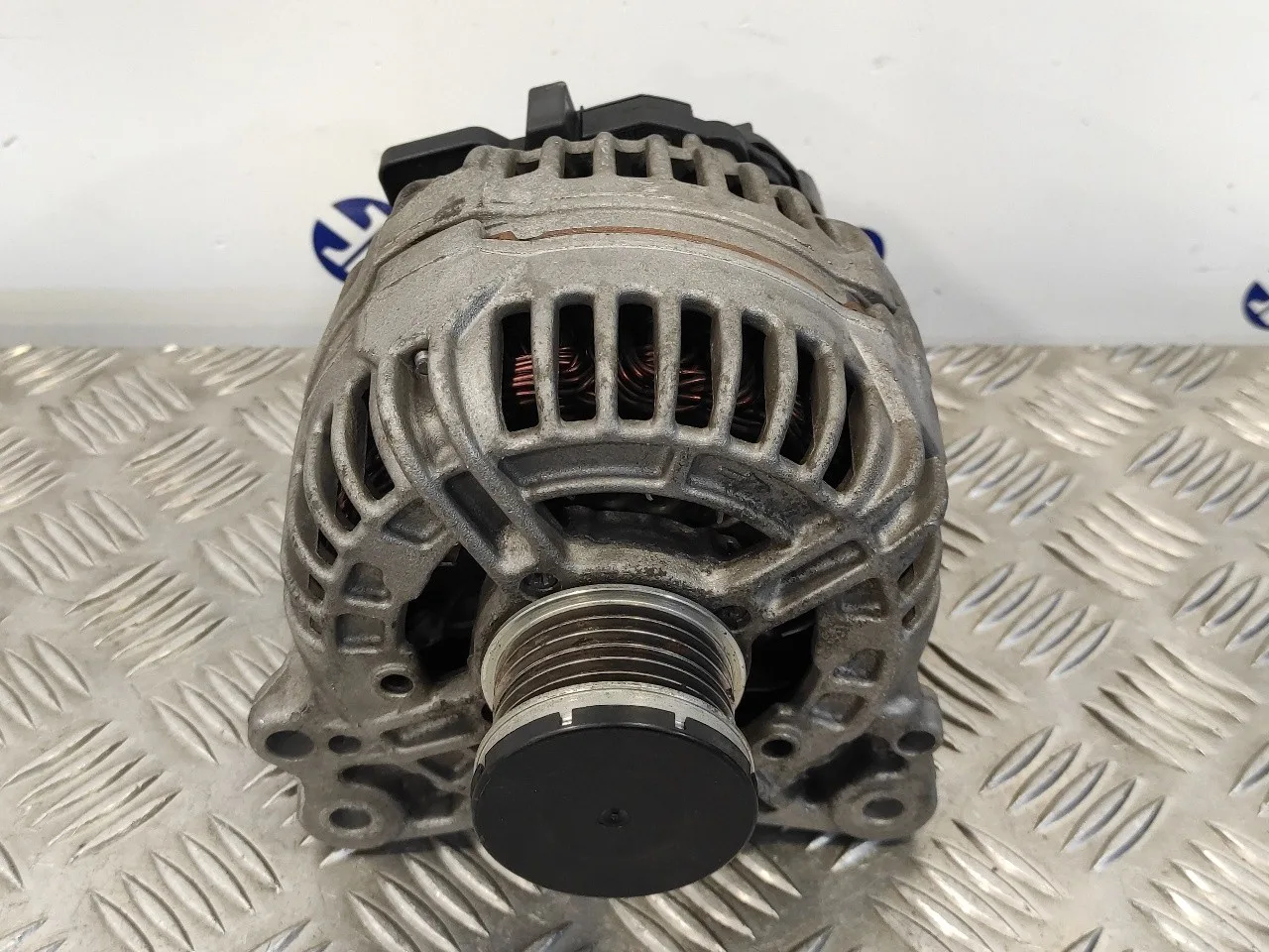 Alternador para Volkswagen Scirocco (137)