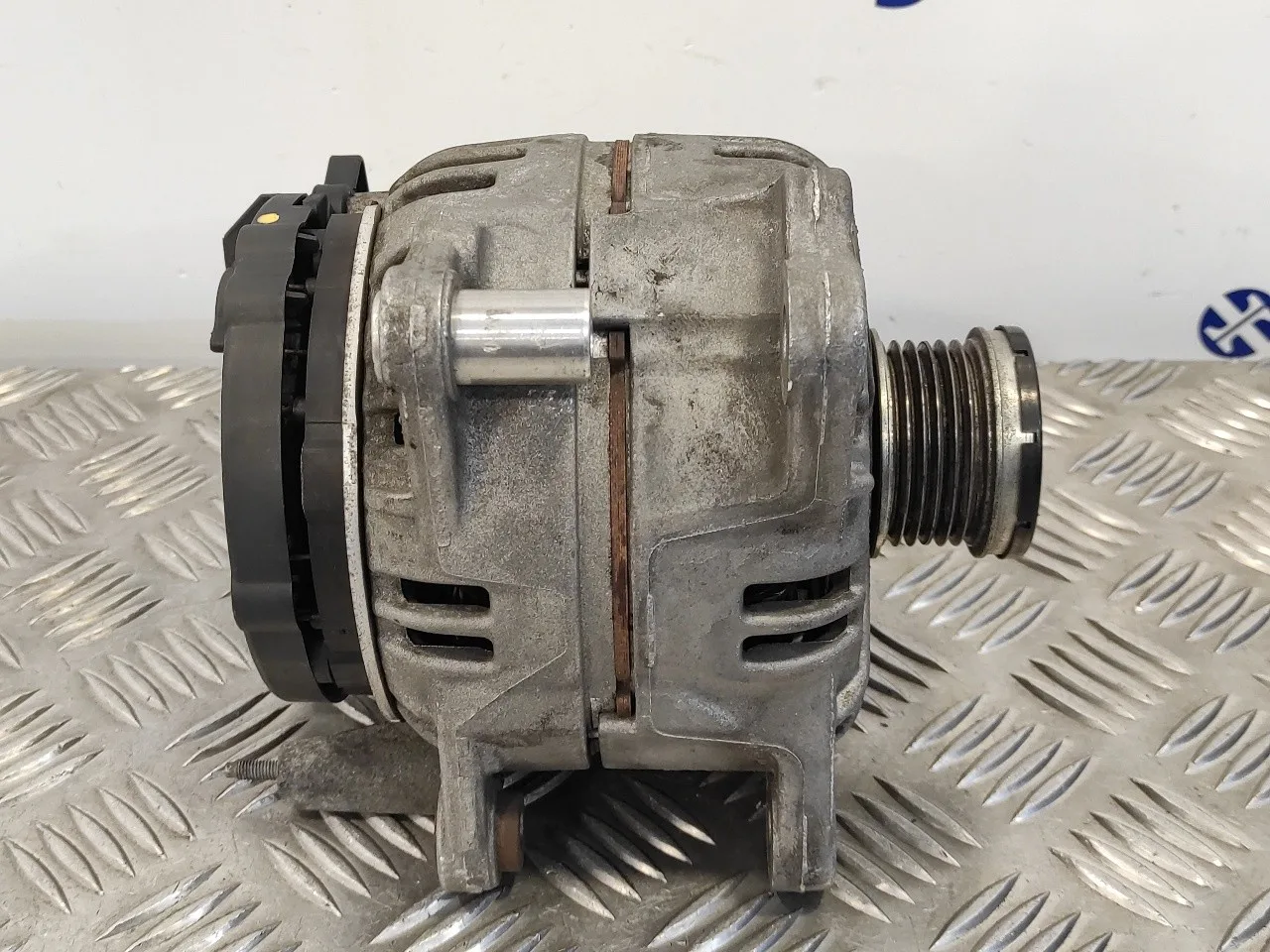 Alternador para Volkswagen Scirocco (137)