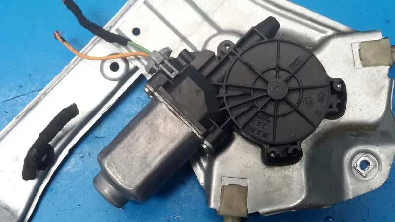 Elevalunas Delantero Derecho para Renault Clio Iii