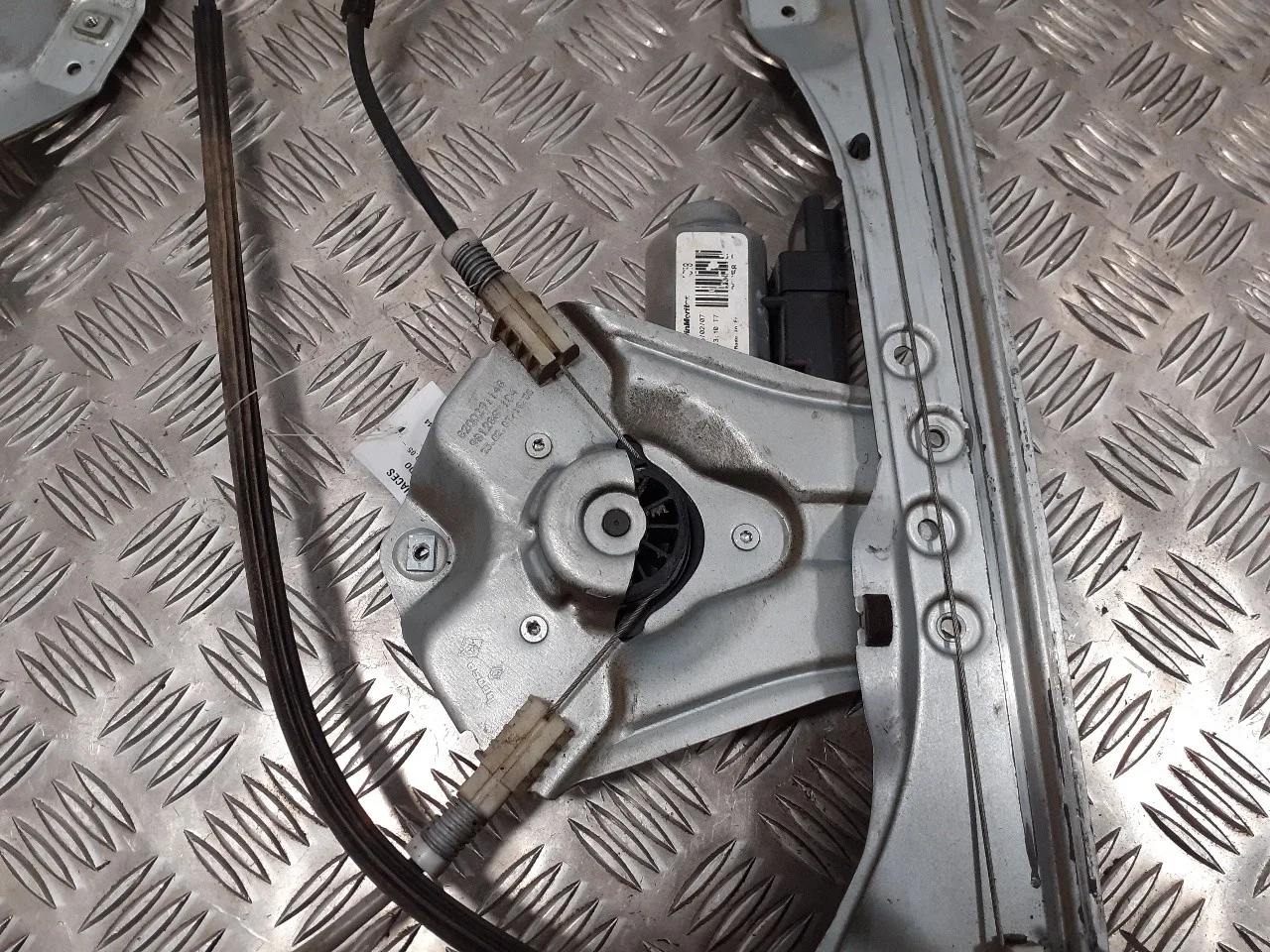 Elevalunas Delantero Izquierdo para Renault Clio Iii