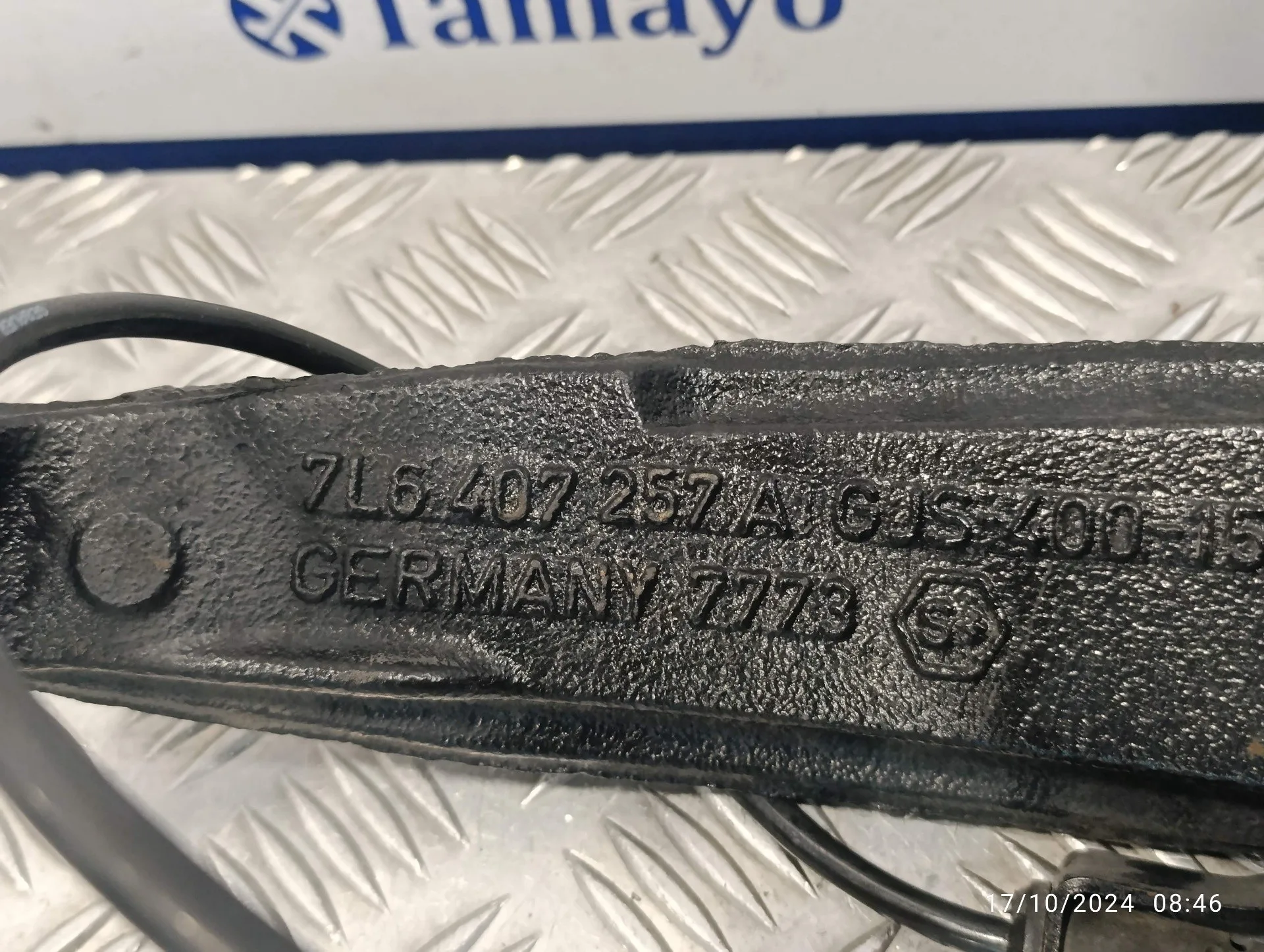 Mangueta Delantera Izquierda para Volkswagen Touareg (7L6)