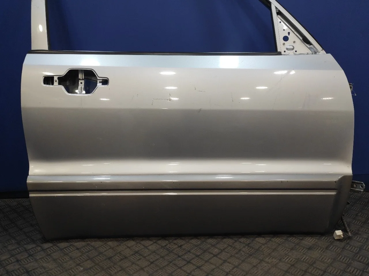 Puerta Delantera Derecha para Mitsubishi Montero (V60/V70)
