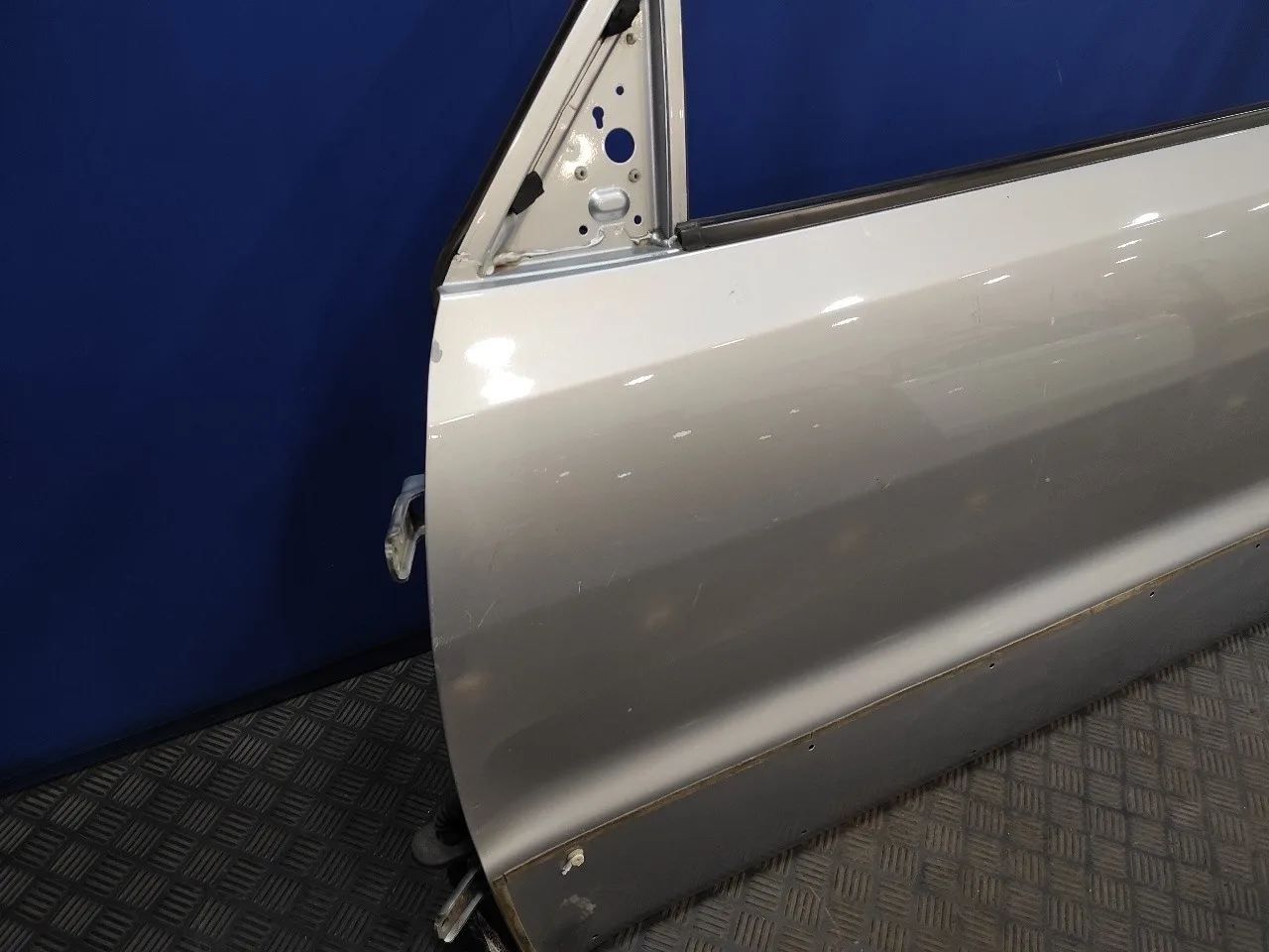 Puerta Delantera Izquierda para Mitsubishi Montero (V60/V70)