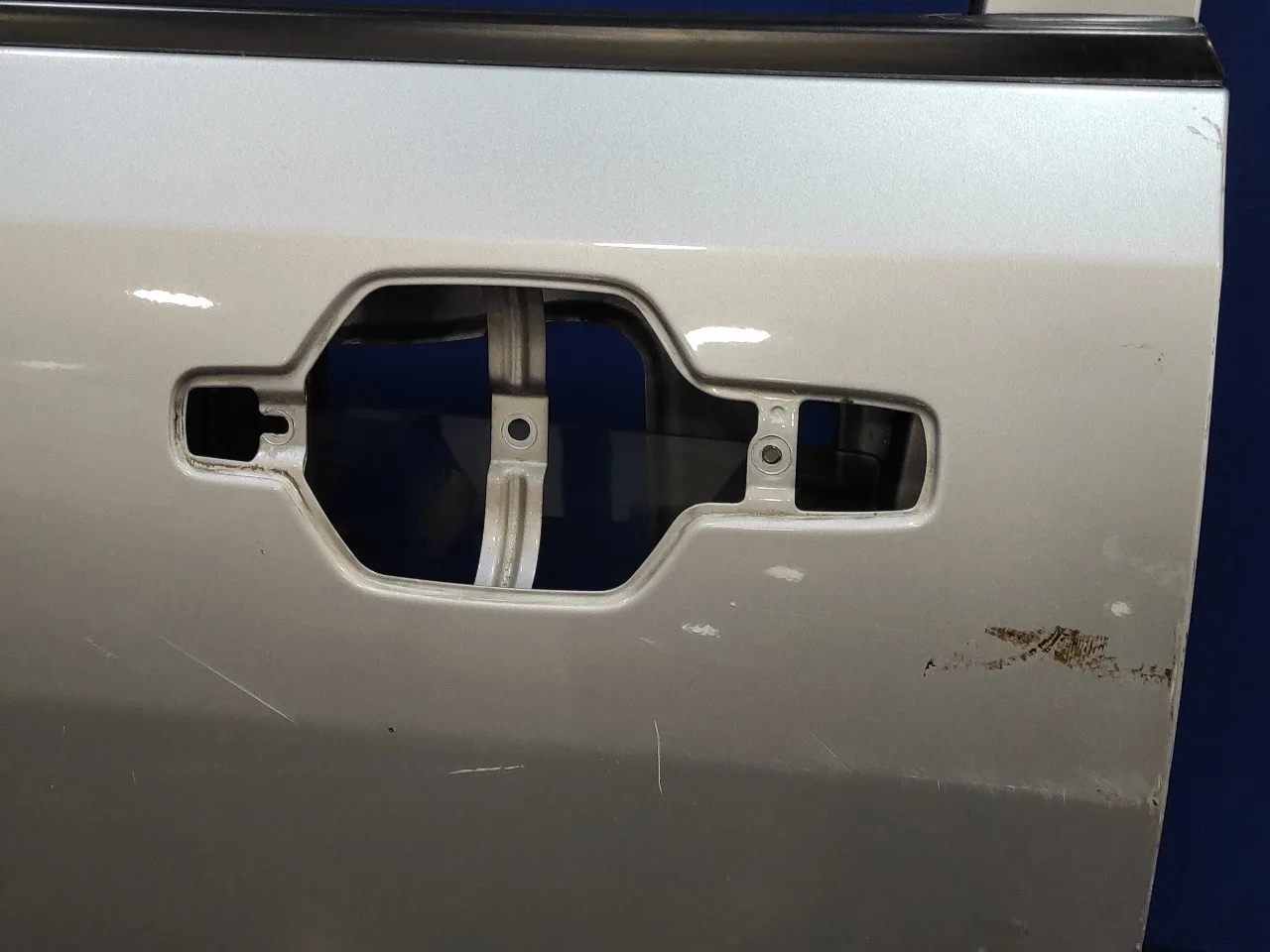 Puerta Delantera Izquierda para Mitsubishi Montero (V60/V70)