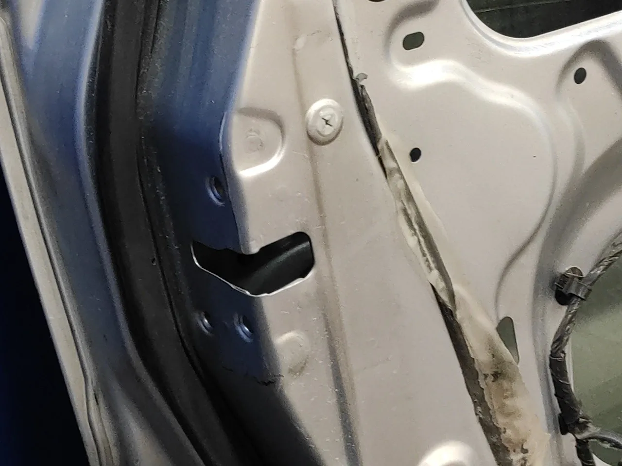 Puerta Delantera Izquierda para Mitsubishi Montero (V60/V70)