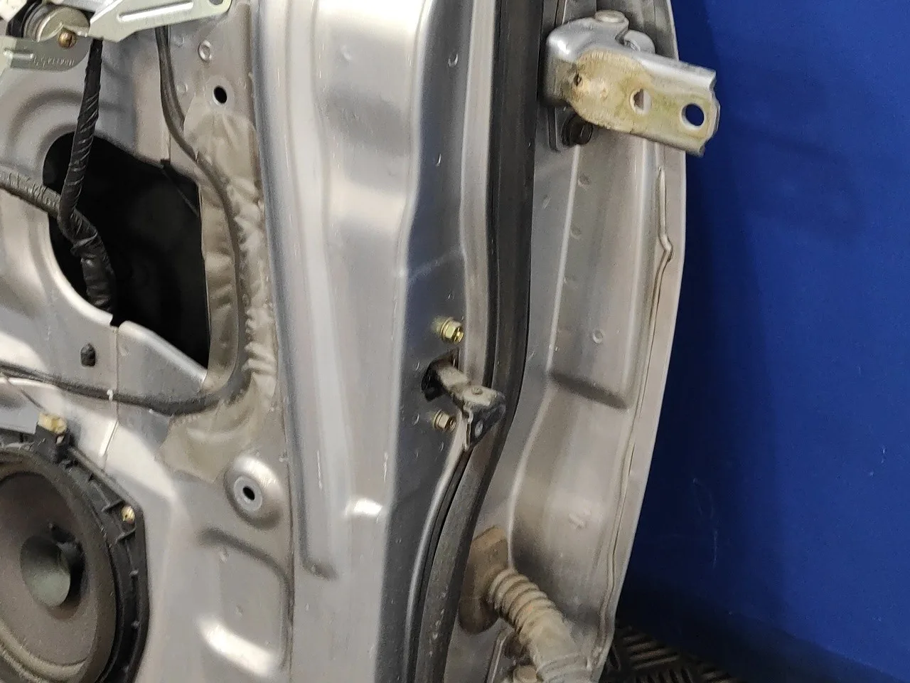 Puerta Delantera Izquierda para Mitsubishi Montero (V60/V70)