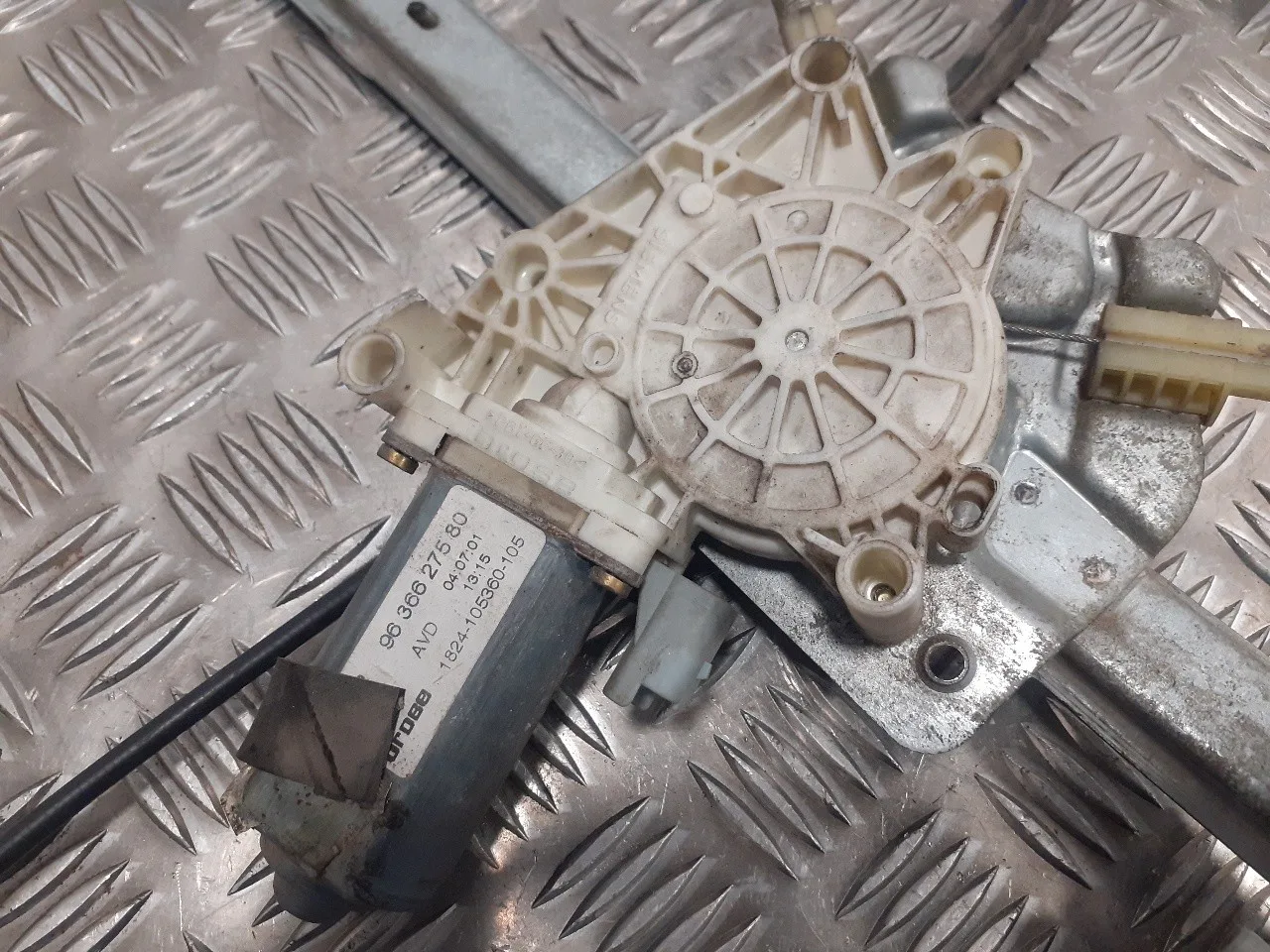 Elevalunas Delantero Derecho para Peugeot 206 Cc