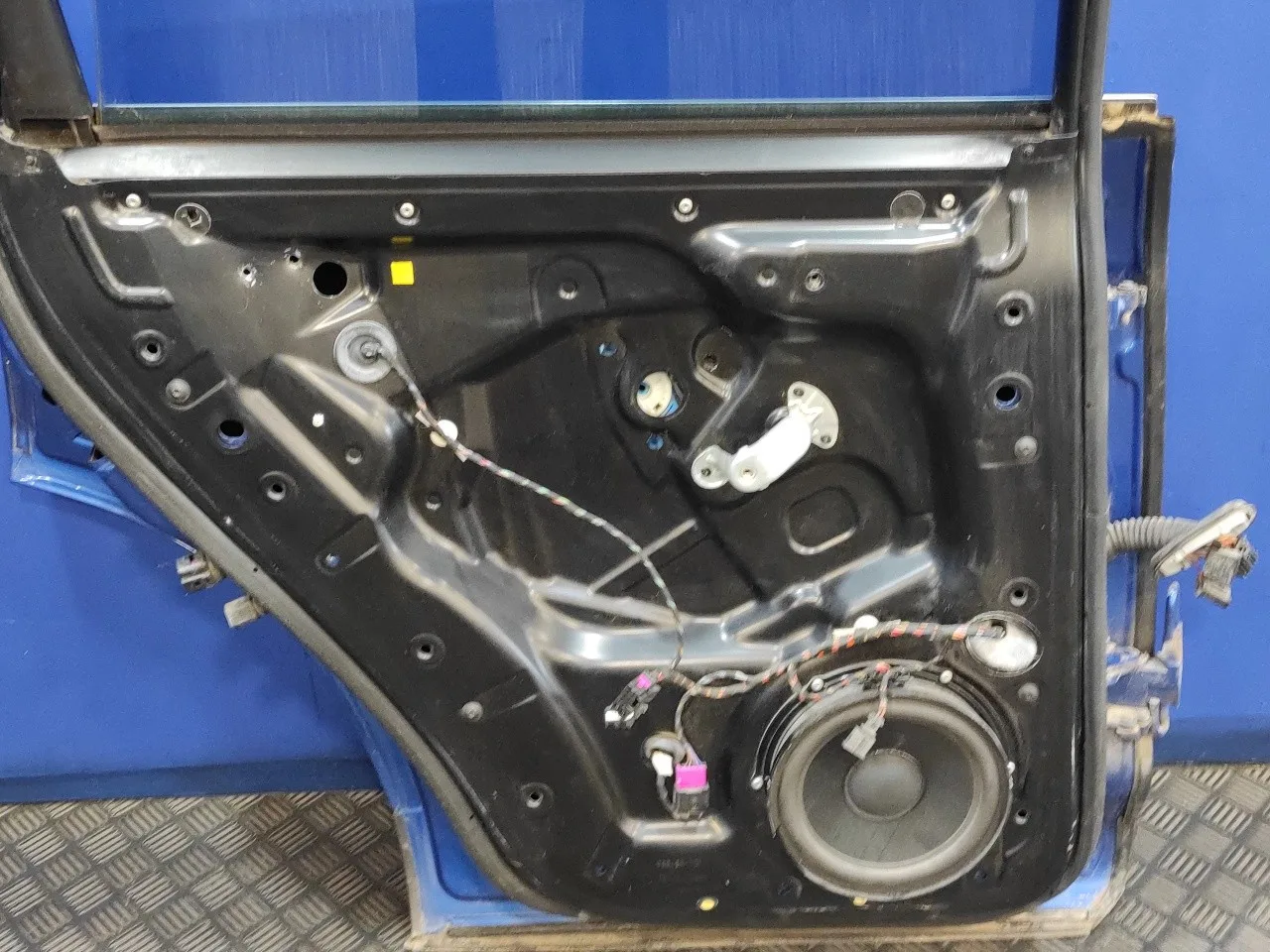 Puerta Trasera Izquierda para Volkswagen Touareg (7La)