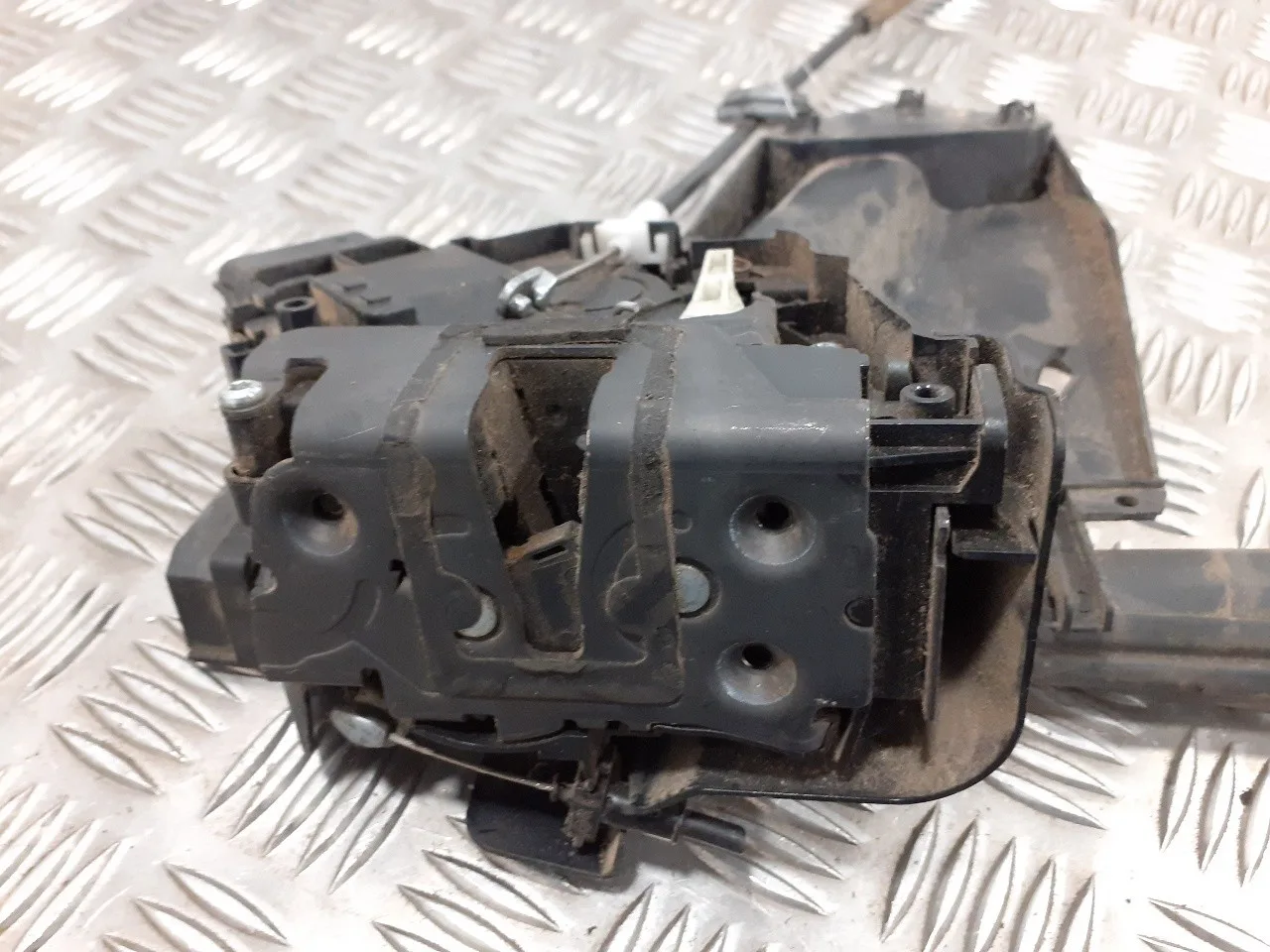 Cerradura Puerta Delantera Derecha para Ford Focus Lim. (Cb4)