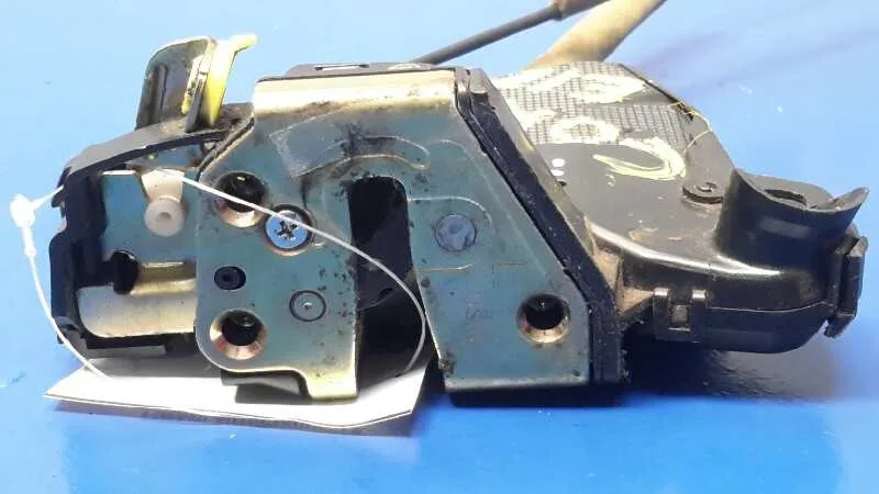 Cerradura Puerta Delantera Izquierda para Toyota Corolla (E12)
