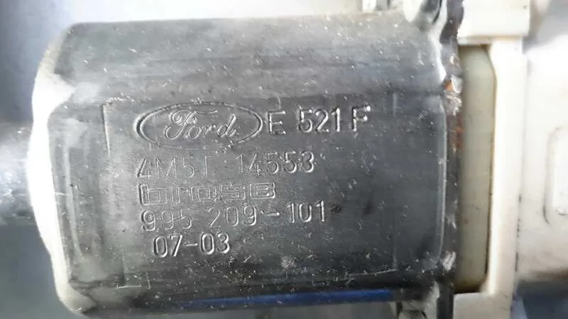 Elevalunas Delantero Derecho para Ford Focus Berlina (Cap)