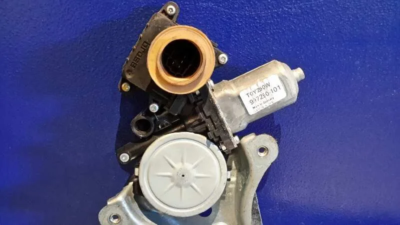 Elevalunas Trasero Derecho para Toyota Corolla Verso (R1)