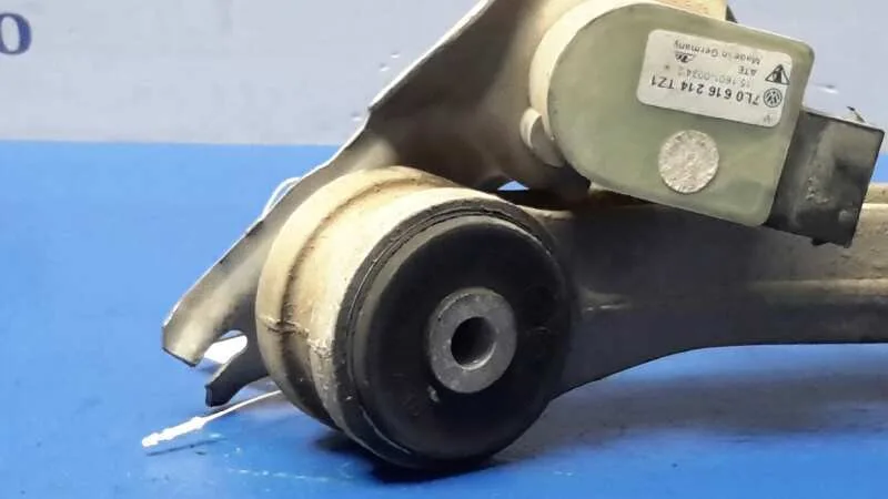 Brazo Suspension Superior Delantero Derecho para Volkswagen Touareg (7La)