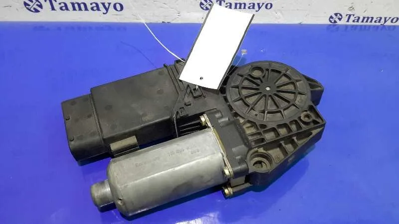 Motor Elevalunas Delantero Derecho para Volkswagen Passat Berlina (3B2)