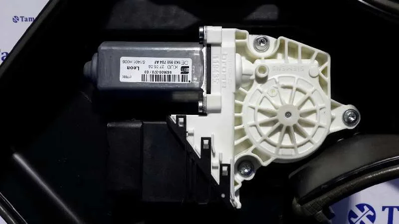 Elevalunas Trasero Derecho para Seat Leon (1P1)
