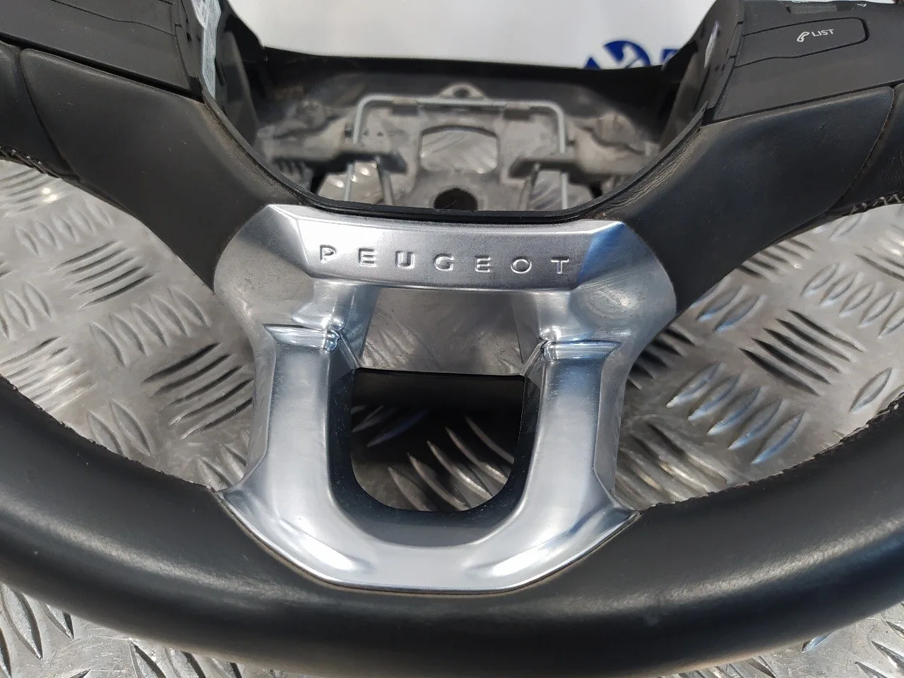 Volante para Peugeot 2008 (--.2013->)