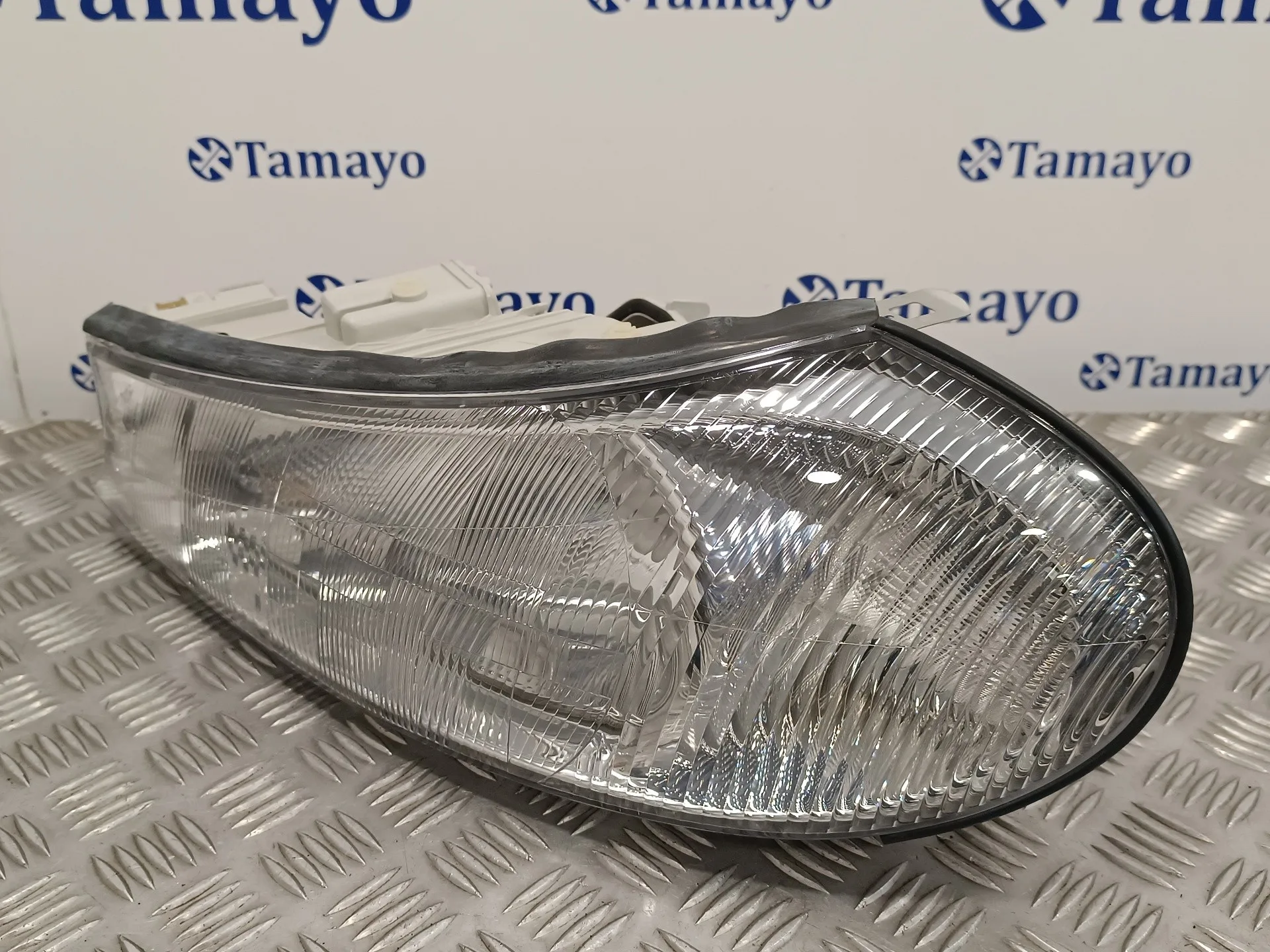 Faro Izquierdo para Ford Mondeo Berlina (Gd)