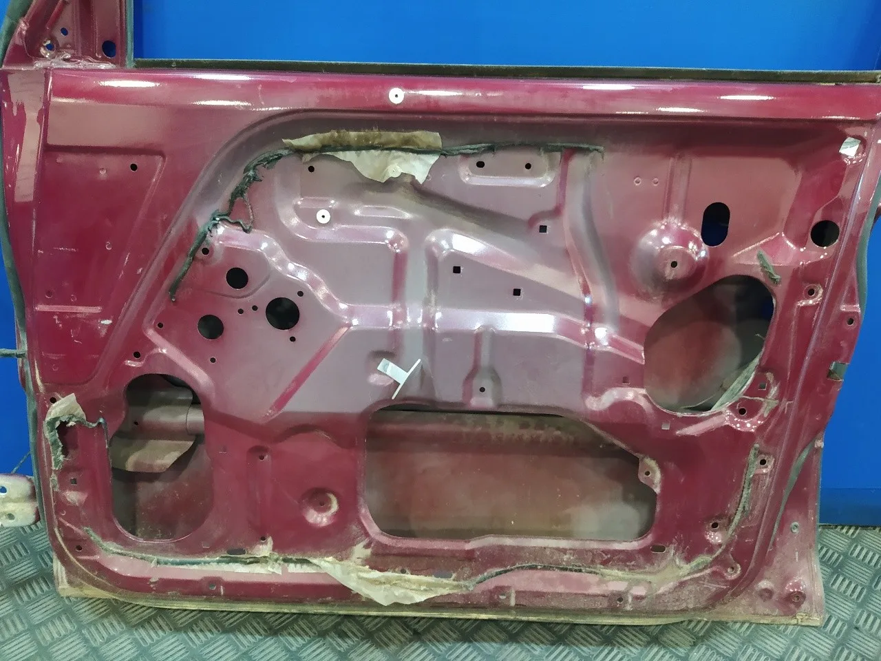 Puerta Delantera Derecha para Mitsubishi Montero (V20/V40)