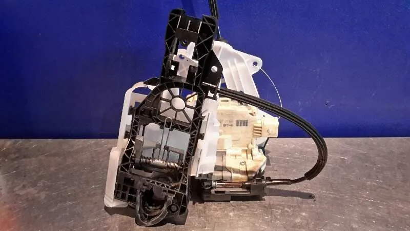 Cerradura Puerta Delantera Derecha para Volkswagen Passat Variant (3C5)