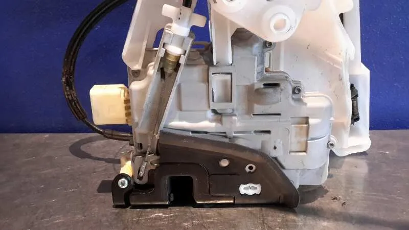 Cerradura Puerta Delantera Derecha para Volkswagen Passat Variant (3C5)