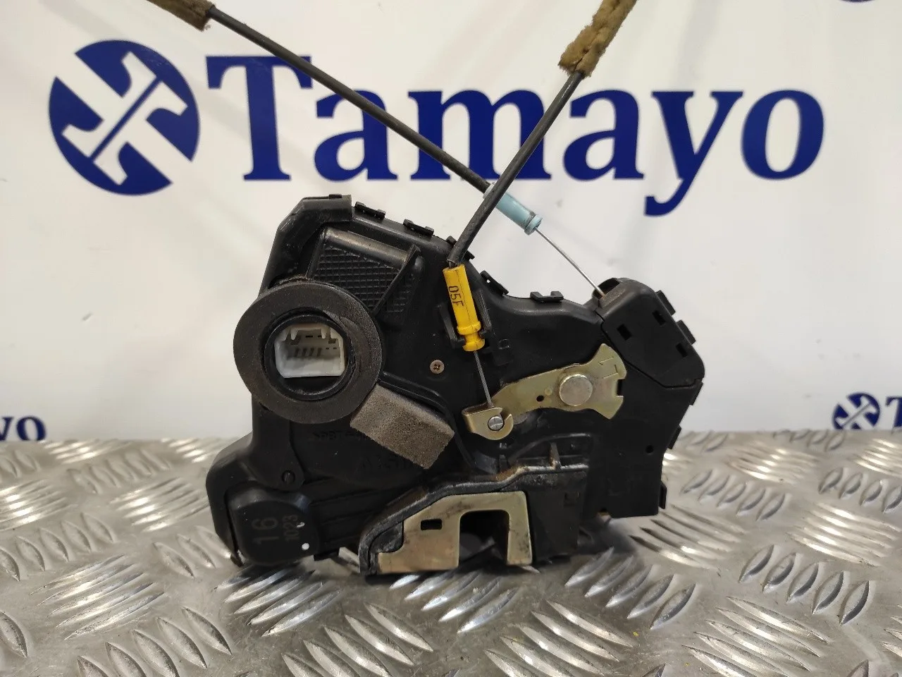 Cerradura Puerta Delantera Izquierda para Toyota Corolla (E12)