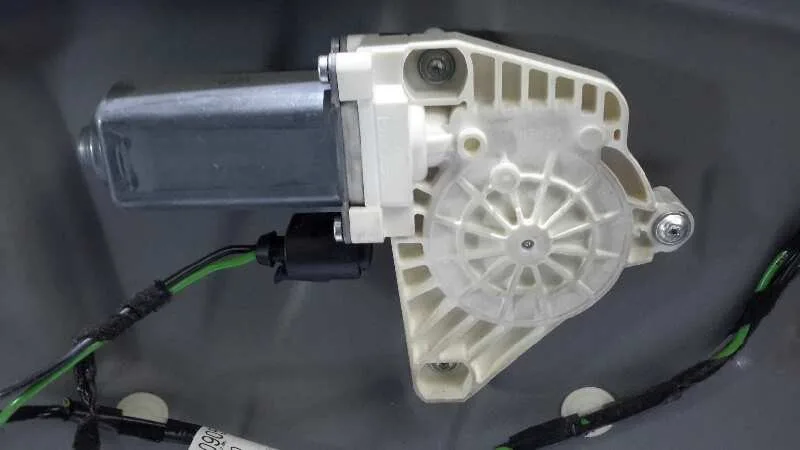 Elevalunas Delantero Izquierdo para Mercedes-Benz Clase B (W245)