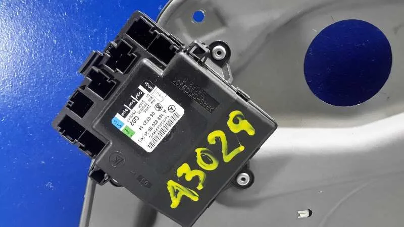 Elevalunas Delantero Derecho para Mercedes-Benz Clase B (W245)