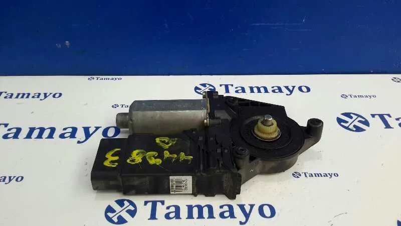 Motor Elevalunas Delantero Derecho para Volkswagen Passat Berlina (3B2)