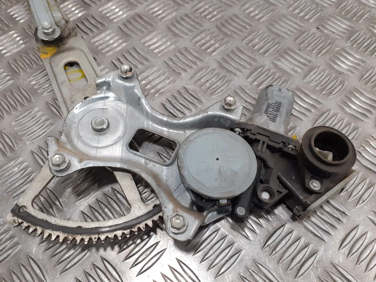 Elevalunas Delantero Izquierdo para Toyota Rav 4 (A3)