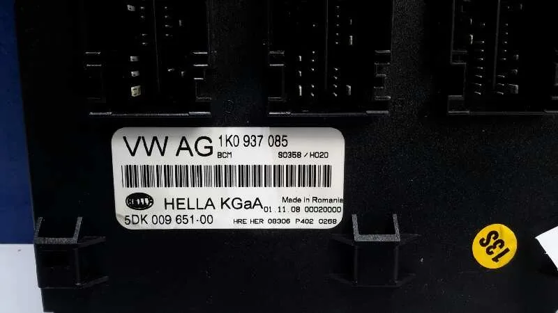 Caja Reles / Fusibles para Skoda Octavia Berlina (1Z3)
