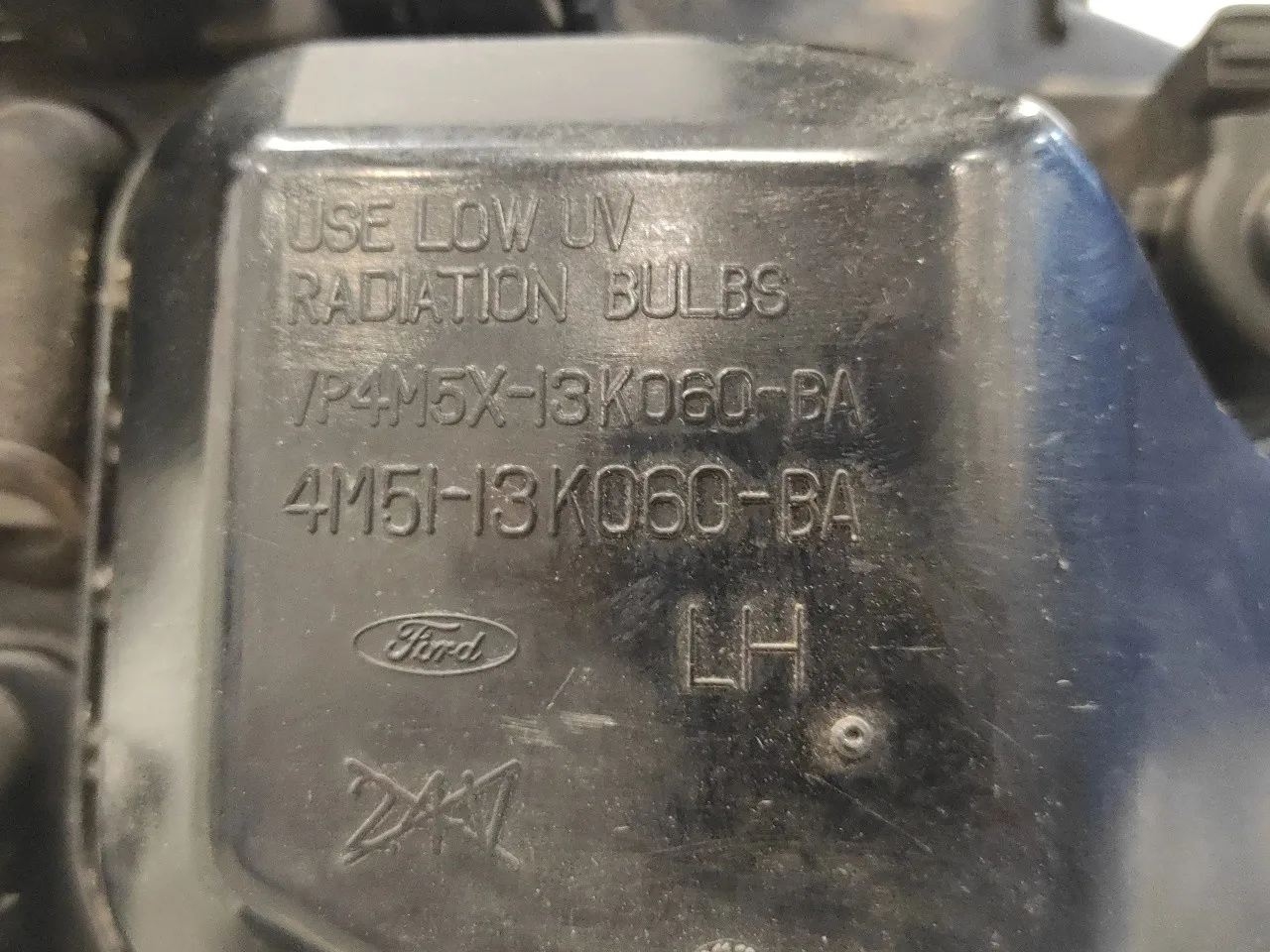 Faro Izquierdo para Ford Focus Berlina (Cap)