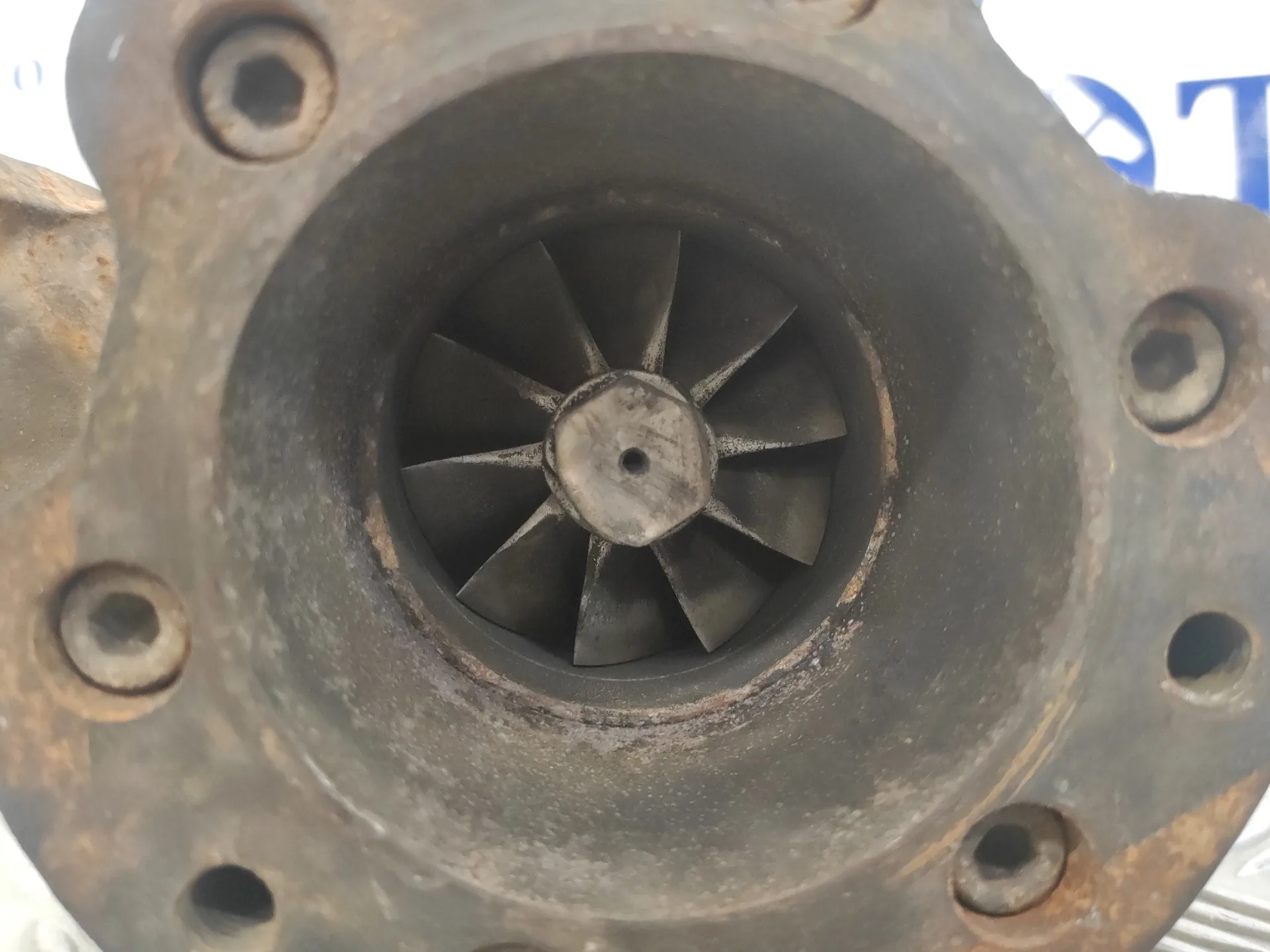 Turbocompresor para Nissan M-90