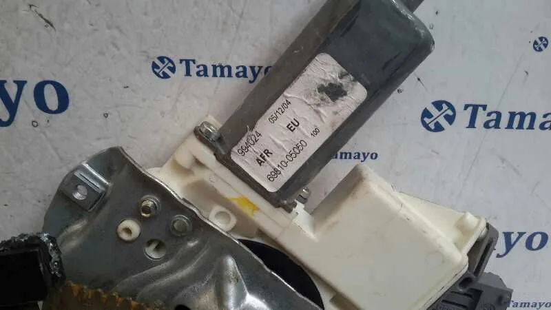Elevalunas Delantero Derecho para Toyota Avensis Berlina (T25)