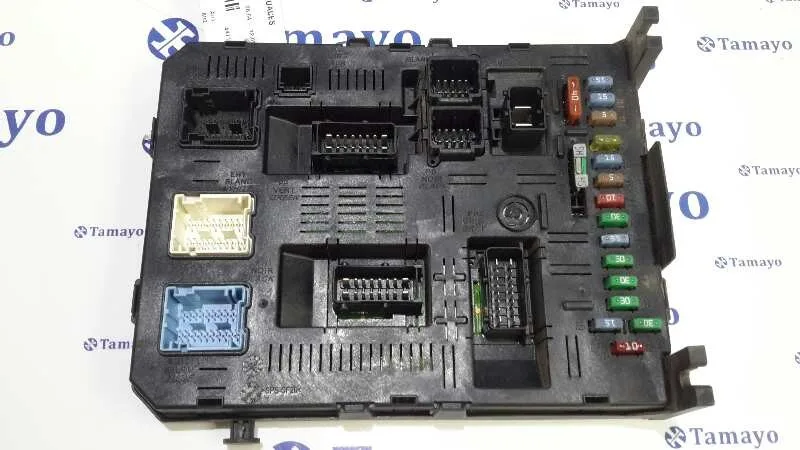 Caja Reles / Fusibles para Citroën C4 Berlina