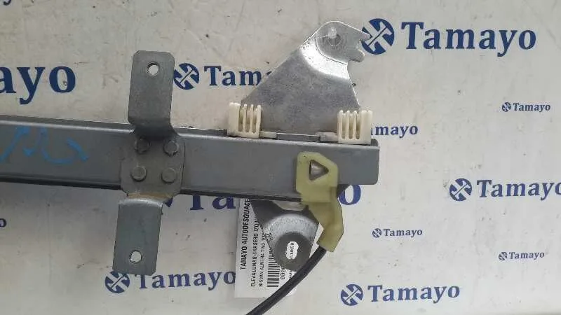 Elevalunas Trasero Izquierdo para Nissan Almera Tino (V10M)