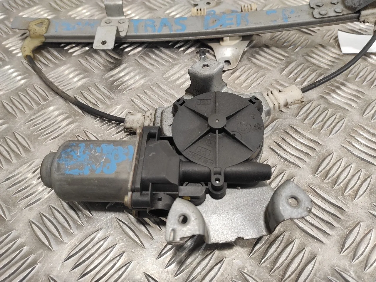 Elevalunas Trasero Derecho para Nissan Almera Tino (V10M)