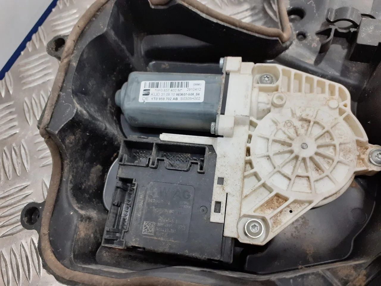 Elevalunas Delantero Derecho para Seat Leon (1P1)