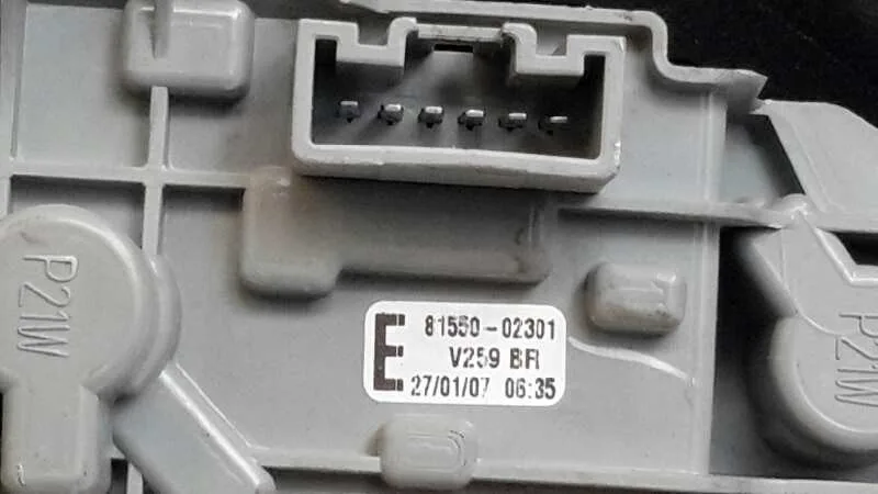 Piloto Trasero Izquierdo para Toyota Corolla (E12)