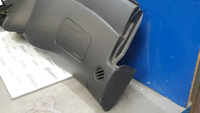 Salpicadero para Toyota Corolla (E12)