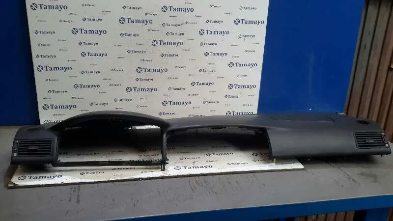 Salpicadero para Toyota Corolla (E12)