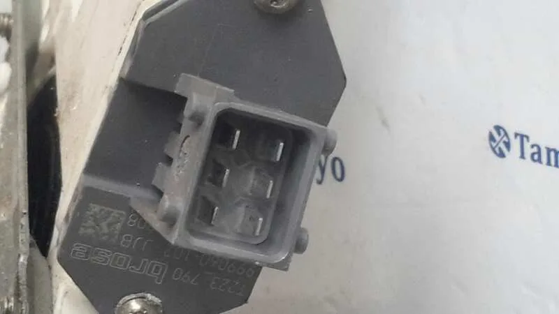 Elevalunas Delantero Derecho para Toyota Avensis Wagon (T25)