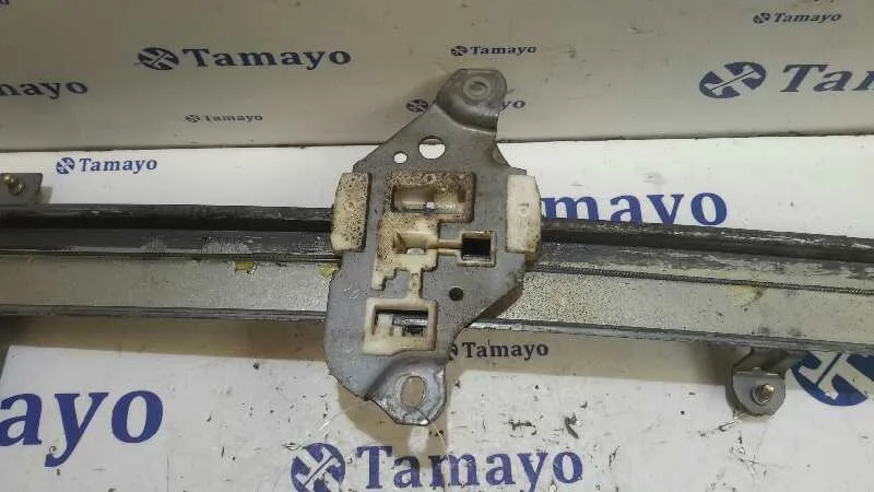 Elevalunas Delantero Derecho para Nissan Pick-Up (D22)