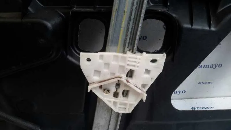 Elevalunas Delantero Izquierdo para Mazda 2 Lim. (De)