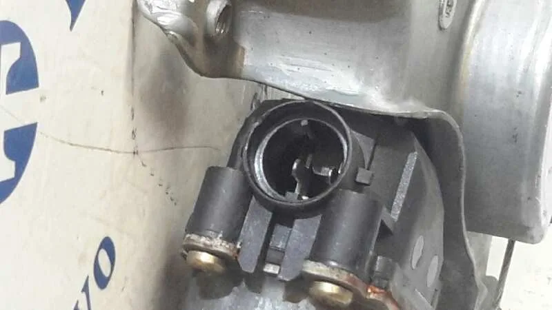 Elevalunas Delantero Derecho para Nissan Almera Tino (V10M)