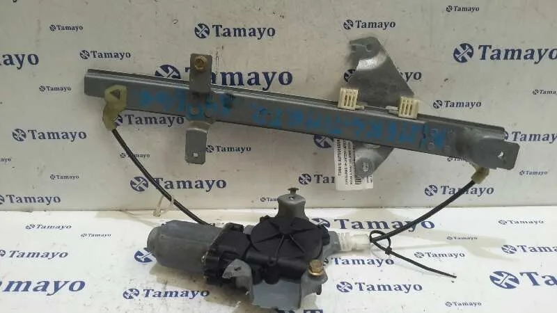 Elevalunas Delantero Derecho para Nissan Almera Tino (V10M)